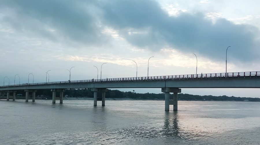 খোকসায় বন্যা আতঙ্কে পদ্মা ও গড়াই পাড়ের লক্ষাধিক মানুষ
