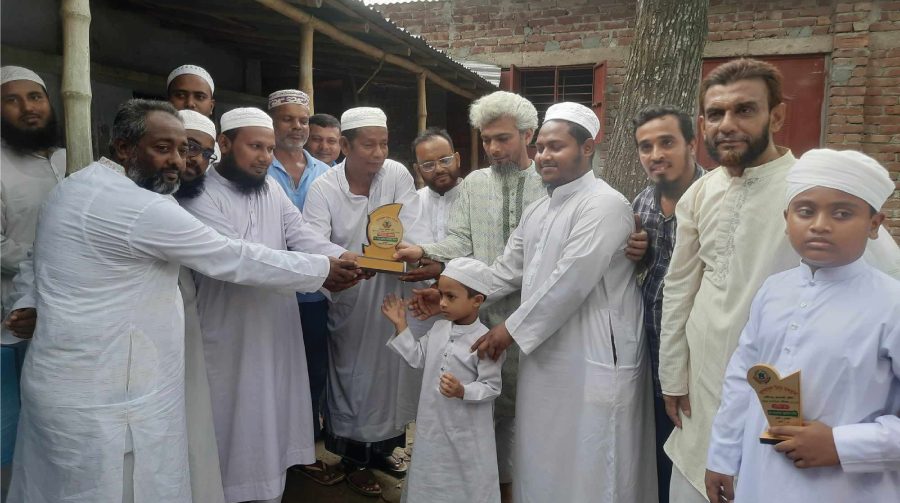 কুমারখালীতে আশরাফুল উলূম মাদ্রাসার ফলাফল ও পুরস্কার বিতরণ