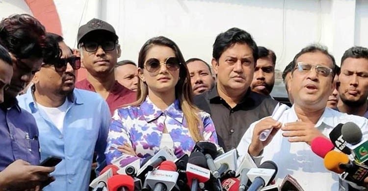 সাংবাদিকের কাছে ক্ষমা চেয়ে অভিযোগ তুলে নিলেন তানজিন তিশা