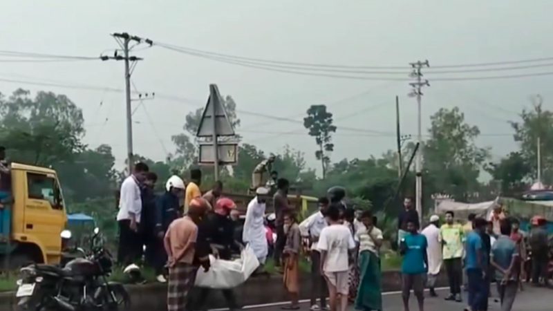 বগুড়া মহাসড়কে মোটরসাইকেল আরোহী বাবা-মেয়ে নিহত