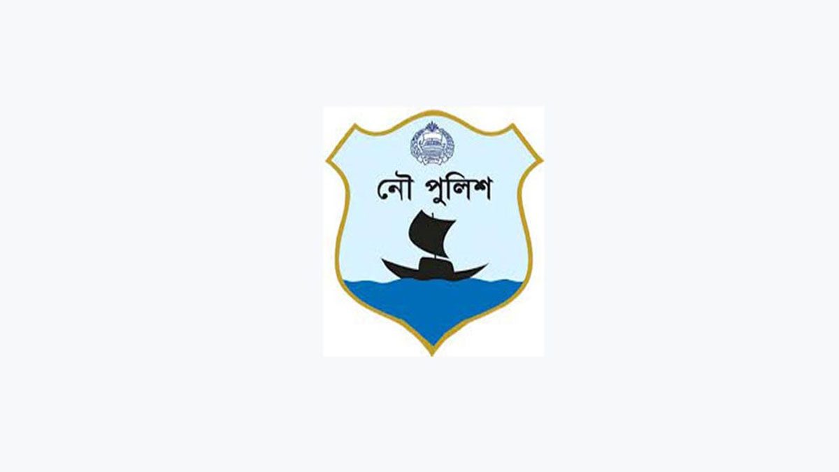 বুড়িগঙ্গায় ওয়াটার বাস ডুবে গেছে, উদ্ধার কাজ চালাচ্ছে নৌ-পুলিশ