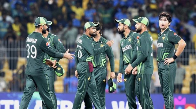পাঁচ মাস ধরে বেতন না পাওয়া বাবর আজমের ফোন ধরছেন না পিসিবি প্রধান
