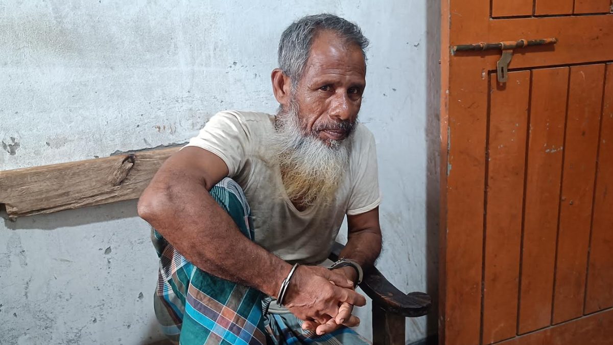 ছোট ভাইয়ের হাতের কব্জি কেটে নিল বড় ভাই