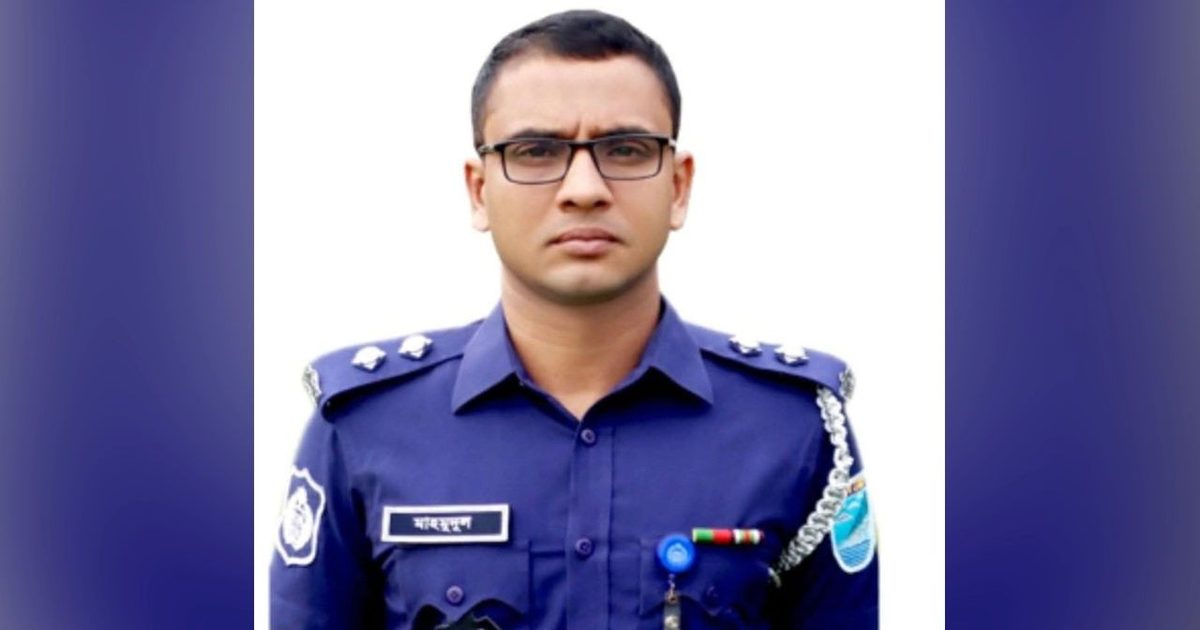 ধর্ষণের পর বিয়ে করে ‘পালালেন’ ডিবি কর্মকর্তা