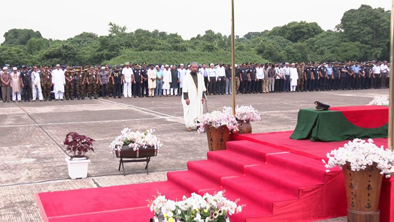 নিহত পাইলট তৌকিরের প্রথম জানাজা সম্পন্ন
