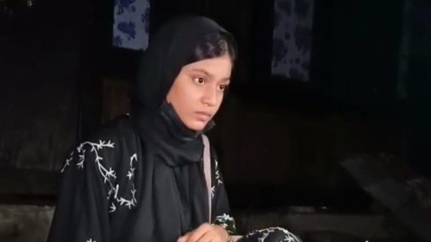 বিয়ের দাবিতে ৪ দিন ধরে প্রেমিকের বাড়িতে তরুণীর অনশন