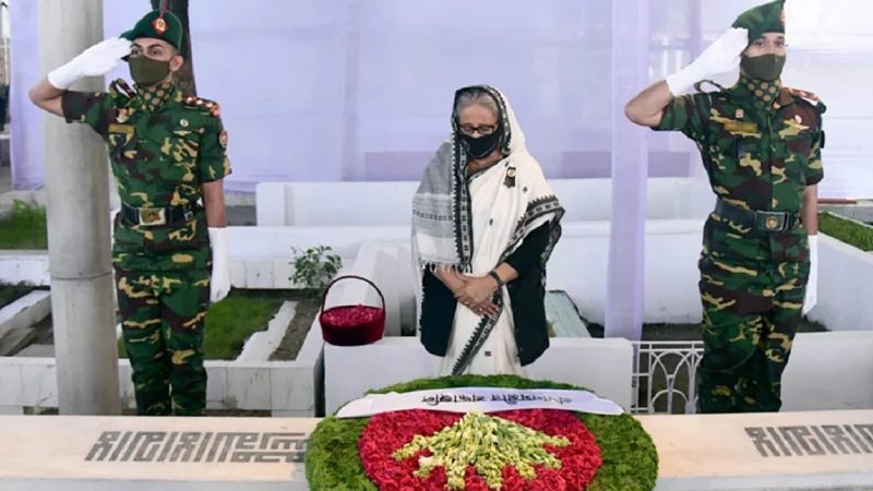 বনানী কবরস্থানে প্রধানমন্ত্রীর দোয়া ও মোনাজাত