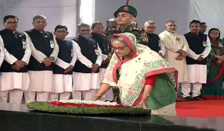 বঙ্গবন্ধুর সমাধিতে প্রধানমন্ত্রীর শ্রদ্ধা