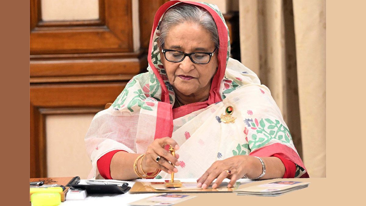 স্বাধীনতা দিবসে স্মারক ডাকটিকিট অবমুক্ত করলেন প্রধানমন্ত্রী