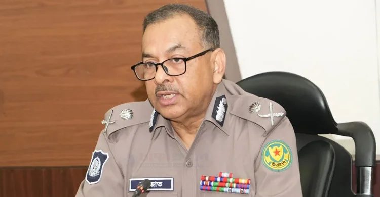 শুক্রবারের সংঘর্ষে ১৬ পুলিশ সদস্য আহত হয়েছেন: ডিএমপি কমিশনার