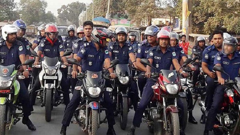 ঈদে মোটরসাইকেল জমা না দিলে ছুটি মিলবে না পুলিশের