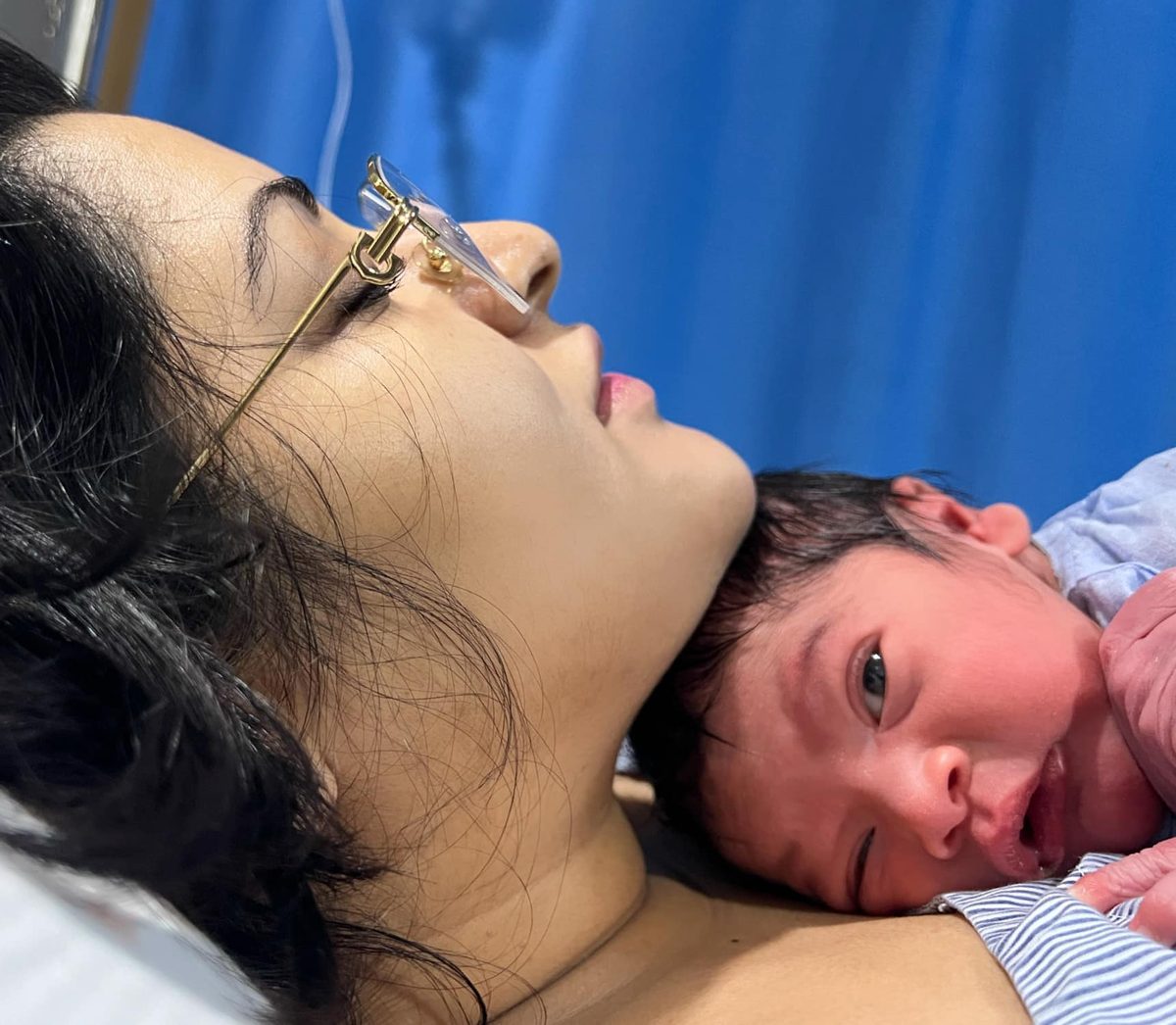সন্তানের ছবি পোস্ট করে পরীমনি লিখলেন, ‘আলোর বাহক হও’