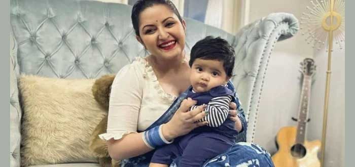 ছেলে রাজ্যকে স্তন্যপান করানোর সময় যা উপলব্ধি করলেন পরীমনি