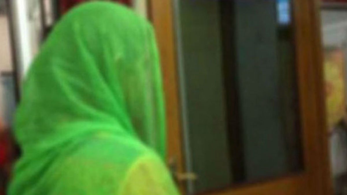 বিয়ের দাবিতে অনশনে প্রেমিকা, পালিয়েছেন প্রেমিক