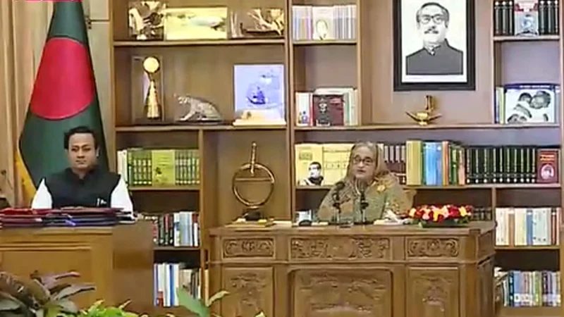 এসএসসি'র ফলাফল প্রধানমন্ত্রীর কাছে হস্তান্তর