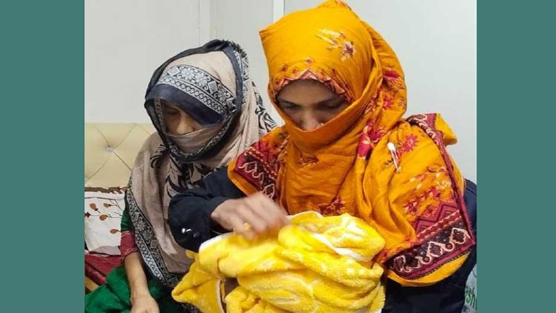 চলন্ত লঞ্চে পুত্র সন্তানের জন্ম, আজীবন লঞ্চ ভাড়া ফ্রি ঘোষণা