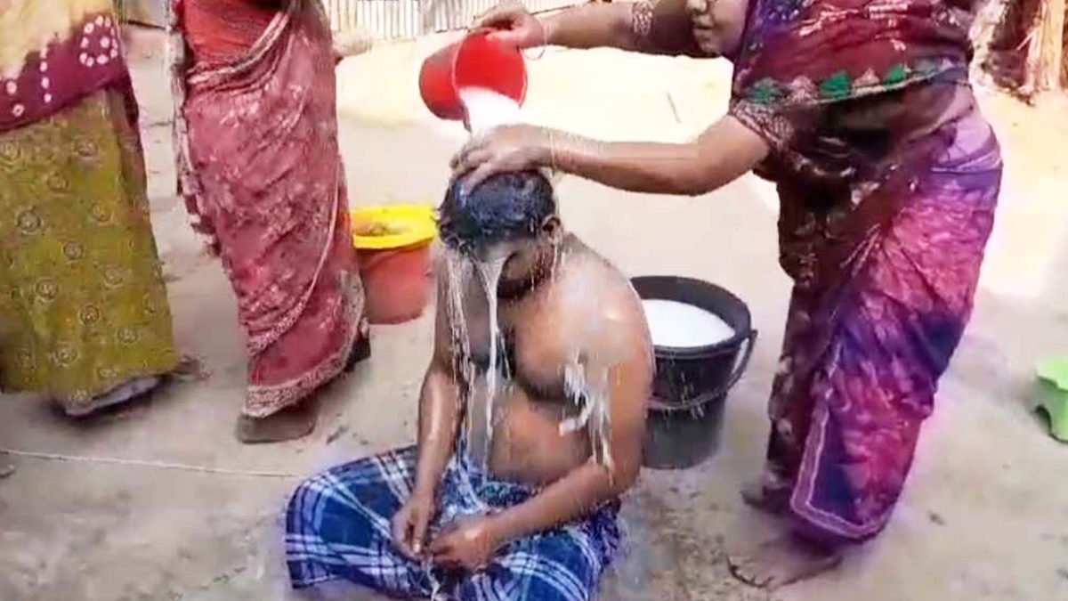 পরকীয়ায় জড়িয়ে চলে গেলেন স্ত্রী, দুধ দিয়ে গোসল করে নতুন বিয়ে করলো স্বামী