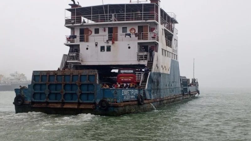 দৌলতদিয়া-পাটুরিয়া নৌরুটে ফেরি চলাচল শুরু