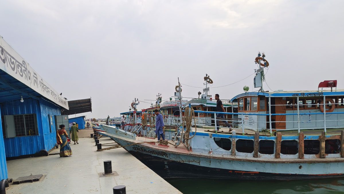 দৌলতদিয়া-পাটুরিয়া নৌরুটে লঞ্চ চলাচল বন্ধ
