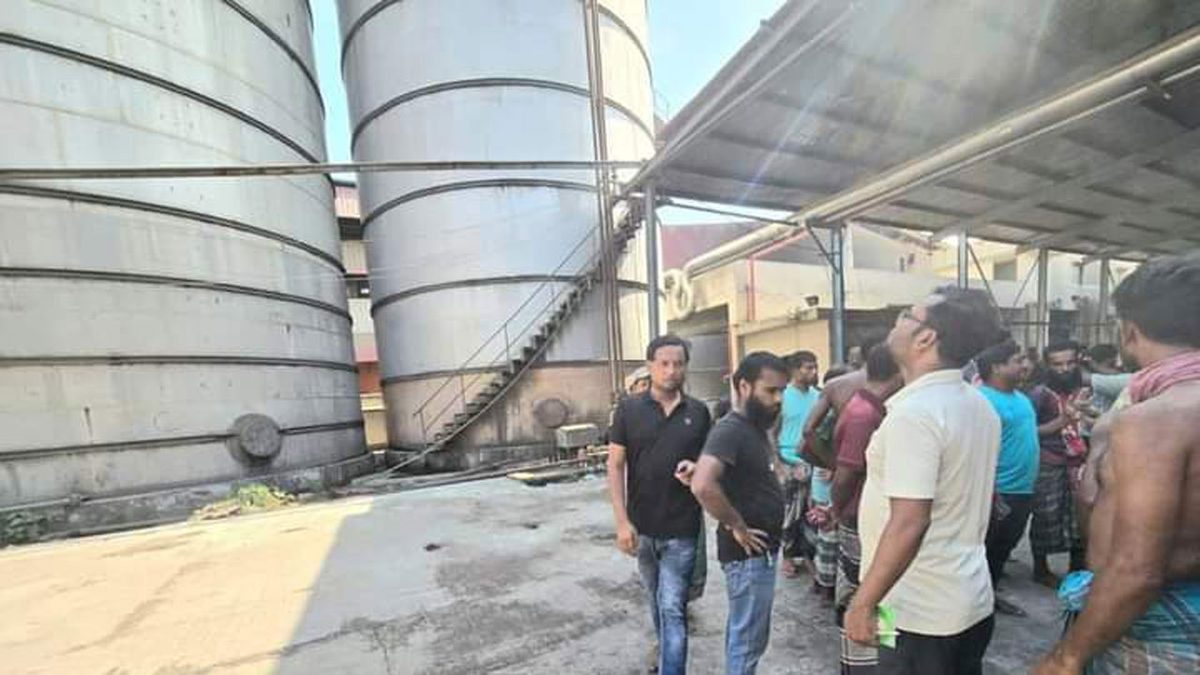 বগুড়ায় তেলের ট্যাংক বিস্ফোরণ, নিহত ৪