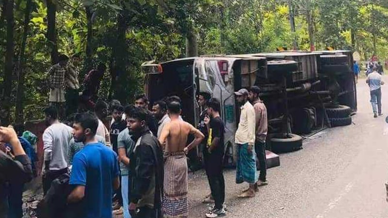 রাঙামাটিতে পূর্ণার্থীবাহী বাস উল্টে আহত ২০