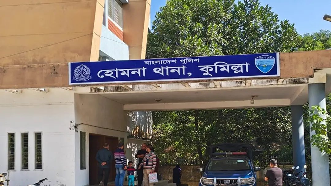 যাত্রাপথে স্বামীর কাছ থেকে স্ত্রীকে তুলে নিয়ে ধর্ষণ