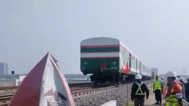 বঙ্গবন্ধু রেল সেতুতে ‘চলল’ ট্রেন