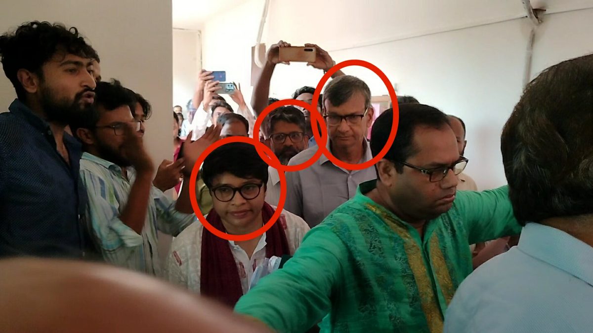 জাবিতে সিনেট সভাকক্ষ ত্যাগে বাধ্য হলেন তিন আওয়ামীপন্থী সিনেটর