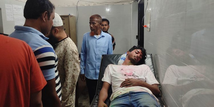 ইবিতে তুচ্ছ ঘটনাকে কেন্দ্র করে সংঘর্ষ, সাংবাদিকসহ আহত তিন