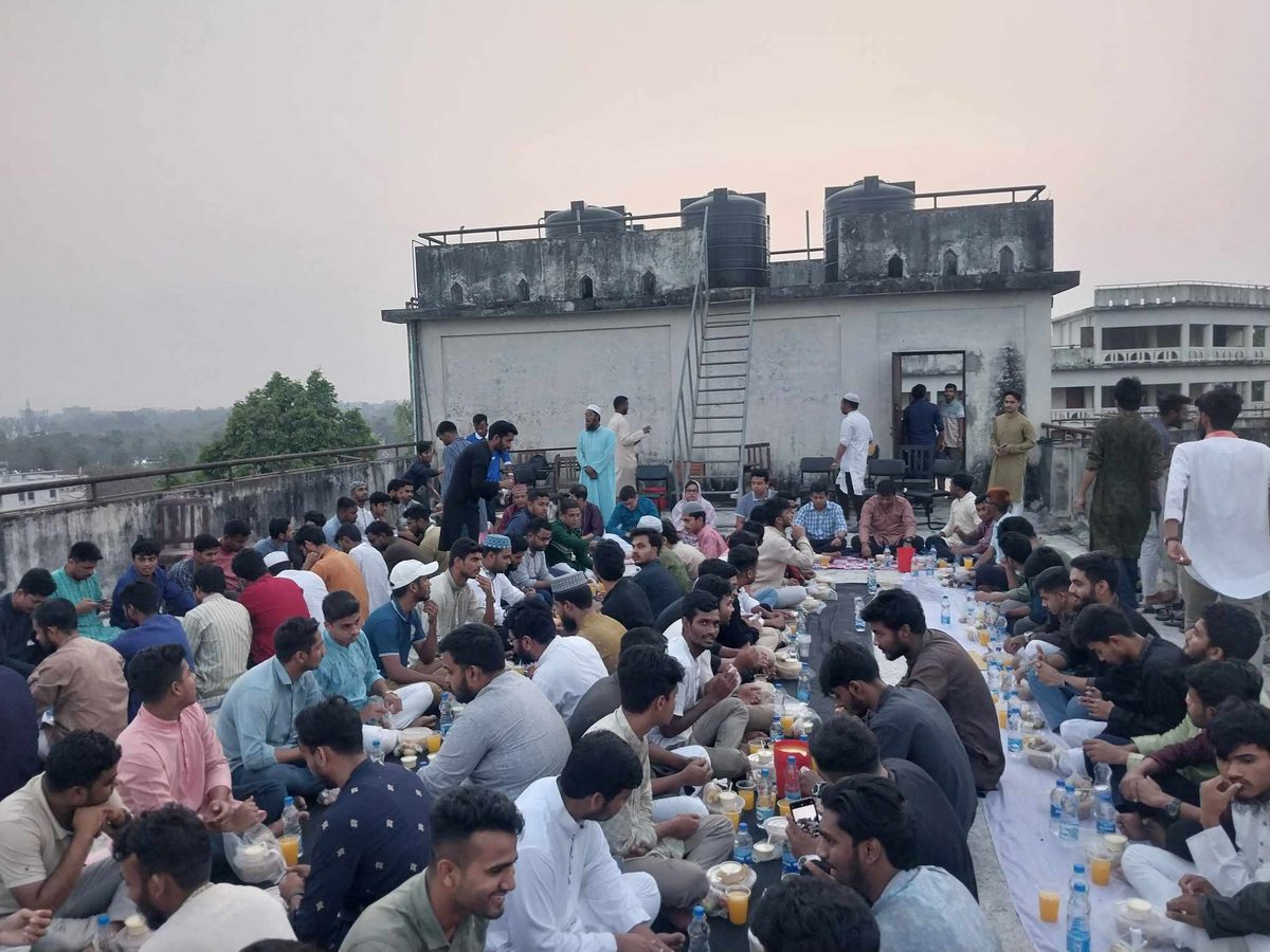কুবি পাবলিক অ্যাডমিনিস্ট্রেশন অ্যাসোসিয়েশনের ইফতার মাহফিল অনুষ্ঠিত