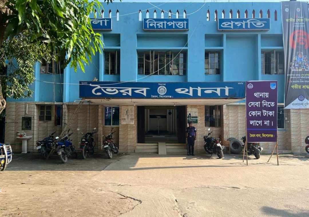 ভৈরবে মায়ের পাশ থেকে নবজাতক উধাও, মরদেহ মিলল ঝোঁপঝাড়ে।