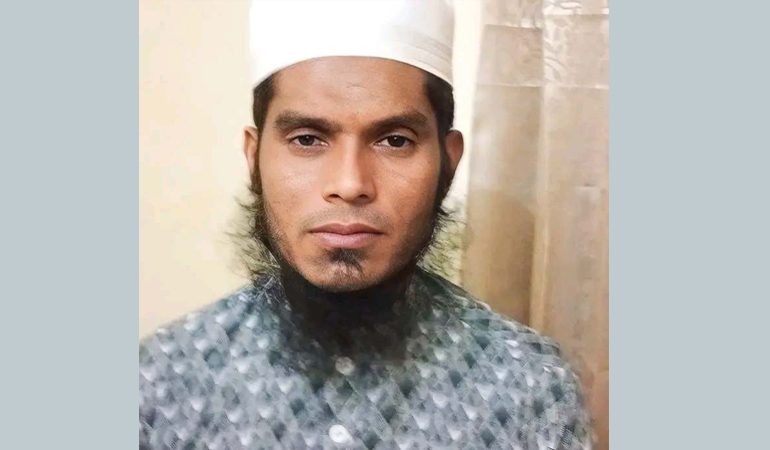 ট্রাকের ধাক্কায় প্রাণ গেল ইজিবাইক চালকের