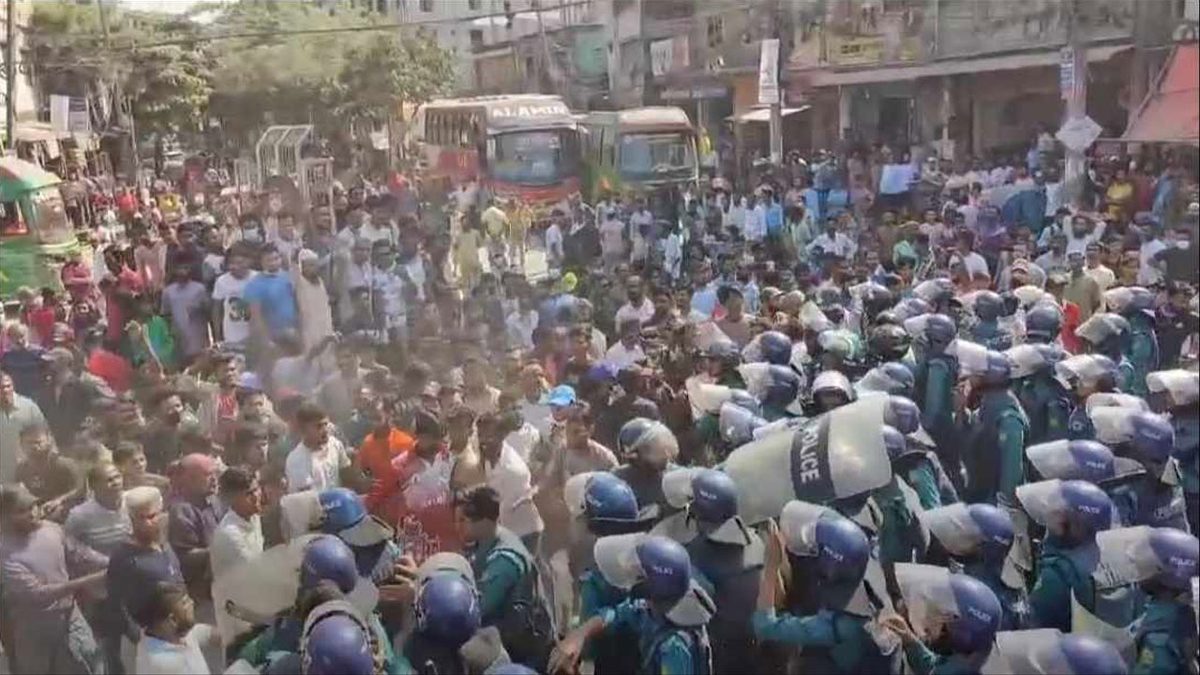 ব্যাটারিচালিত রিকশা বন্ধে ট্রাফিক পুলিশের অভিযানে হামলা