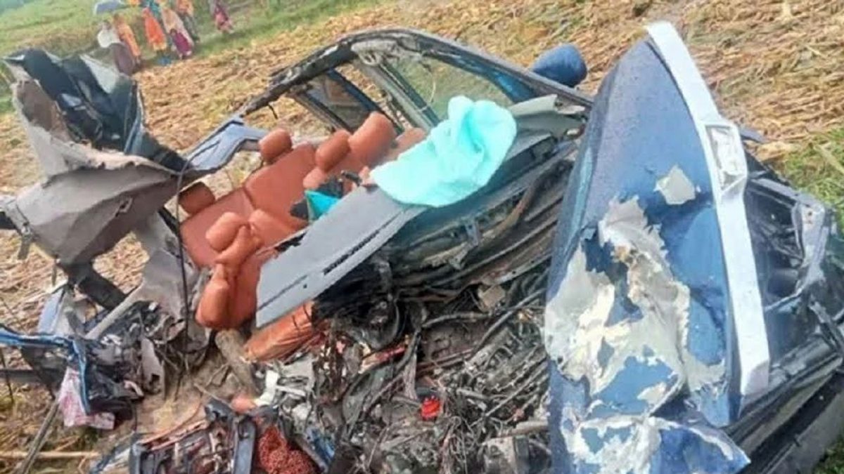 নাটোর ট্রাক-মাইক্রোবাস সংঘর্ষে নারীসহ নিহত ৬
