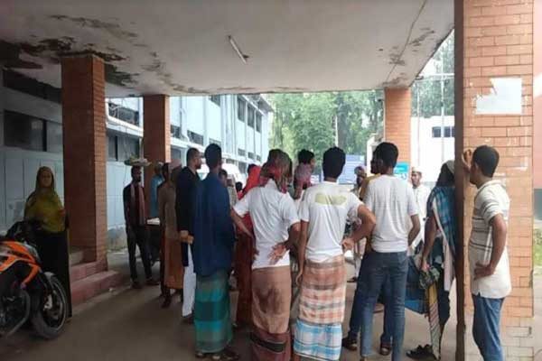 যৌতুকের টাকা না পেয়ে গৃহবধূকে শ্বাসরোধে হত্যা, স্বামী আটক