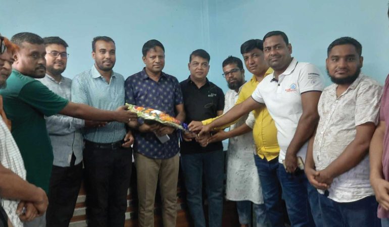 কুমারখালী প্রেসক্লাব'র পক্ষ থেকে ওসি আকিবুল ইসলামকে বিদায়ী সংবর্ধনা
