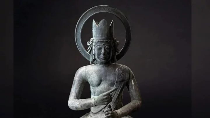 অভিনব কায়দায় ১৭ কোটি টাকার মূর্তি চুরি