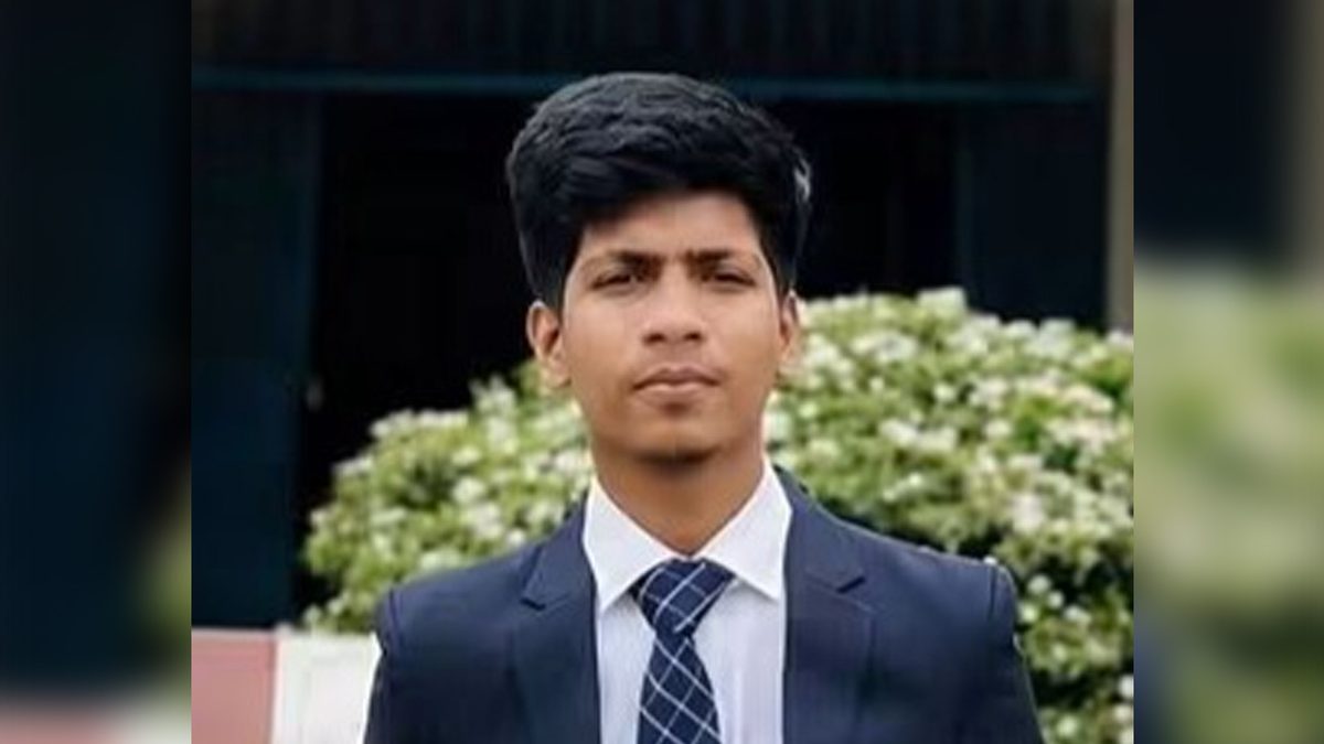 এয়ার অ্যাম্বুলেন্সে ঢাকায় পাঠানো রাবি শিক্ষার্থী মারা গেছেন