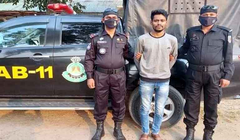 ভিডিও ধারণ করে একাধিকবার ধর্ষণের অভিযোগ