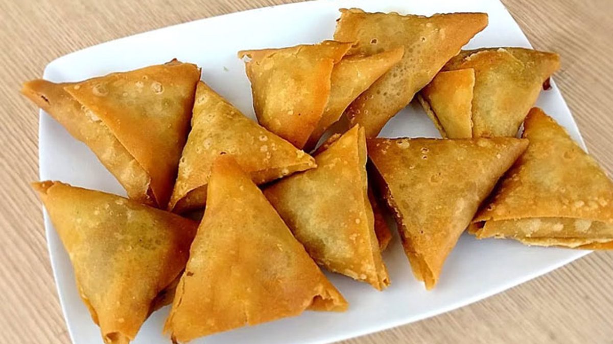 সমুচা আনতে ভুলে যাওয়ায় বিচার বসিয়ে স্বামীকে মারধর