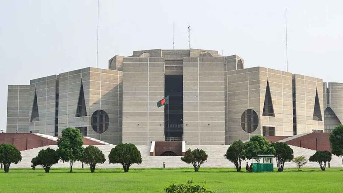 সংসদে আইনজীবীদের সংখ্যা কমছে