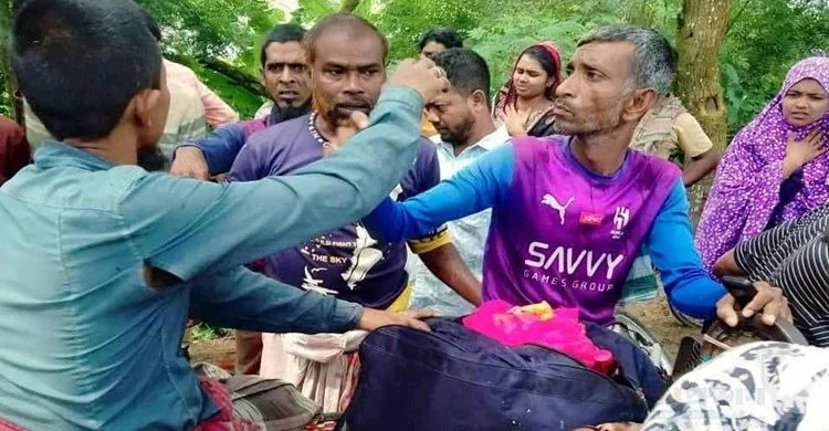 ট্রাকের সঙ্গে সংঘর্ষে মা-মেয়ে নিহত, বাবা আহত