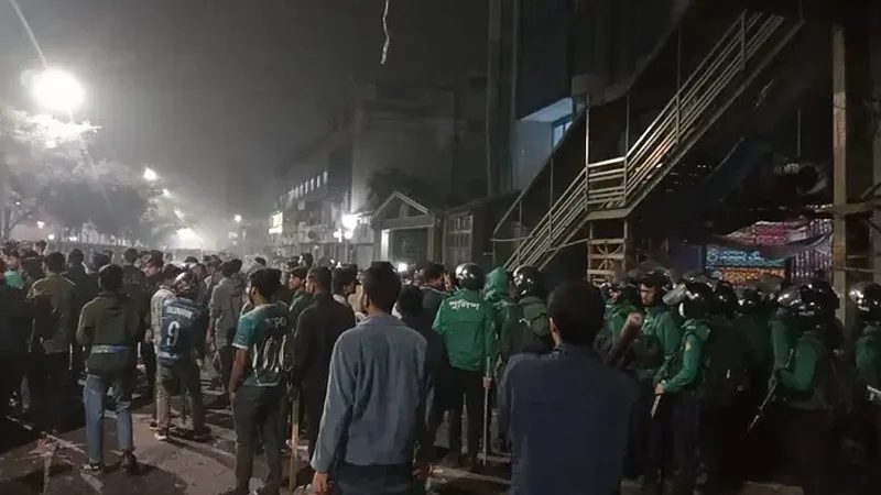 সাত কলেজের সামনে অনির্দিষ্টকালের ব্লকেড কর্মসূচি ঘোষণা