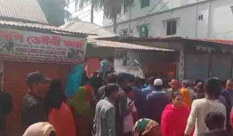সাভারে অফিসে ঢুকে ঠিকাদারকে গলা কেটে হত্যা