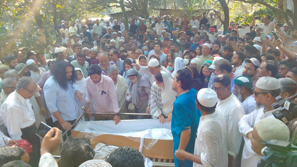 নিজ হাতে গড়া প্রতিষ্ঠানে চিরনিদ্রায় শায়িত জাফরুল্লাহ চৌধুরী
