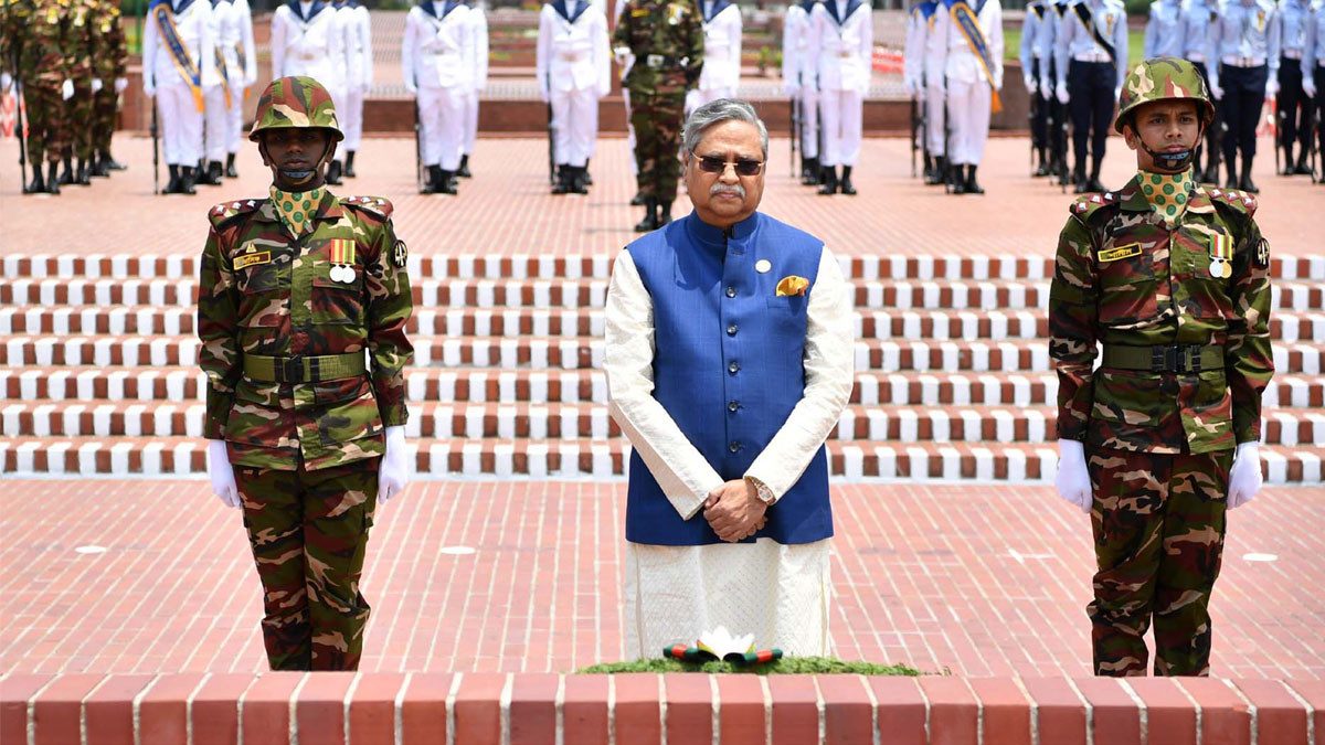 জাতীয় স্মৃতিসৌধে নবাগত রাষ্ট্রপতির শ্রদ্ধা