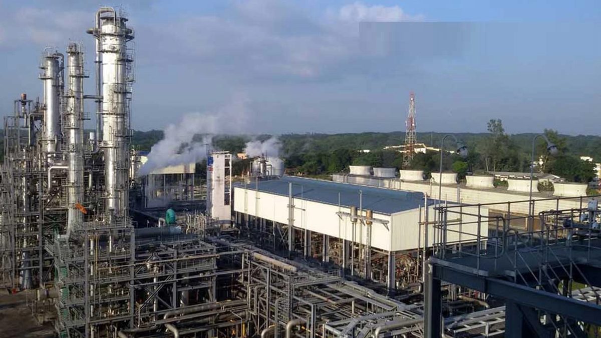 দেশের সবচেয়ে বড় সার কারখানার উৎপাদন বন্ধ ঘোষণা