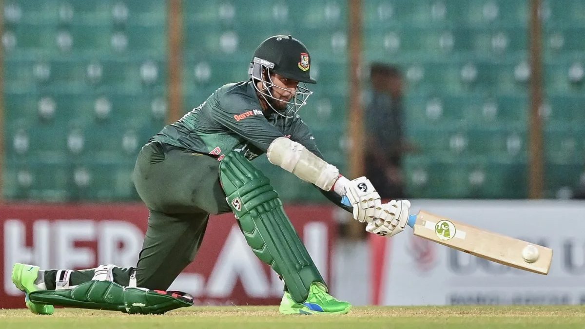 ফিরলেন সাকিব,ভাঙলো শতরানের জুটি