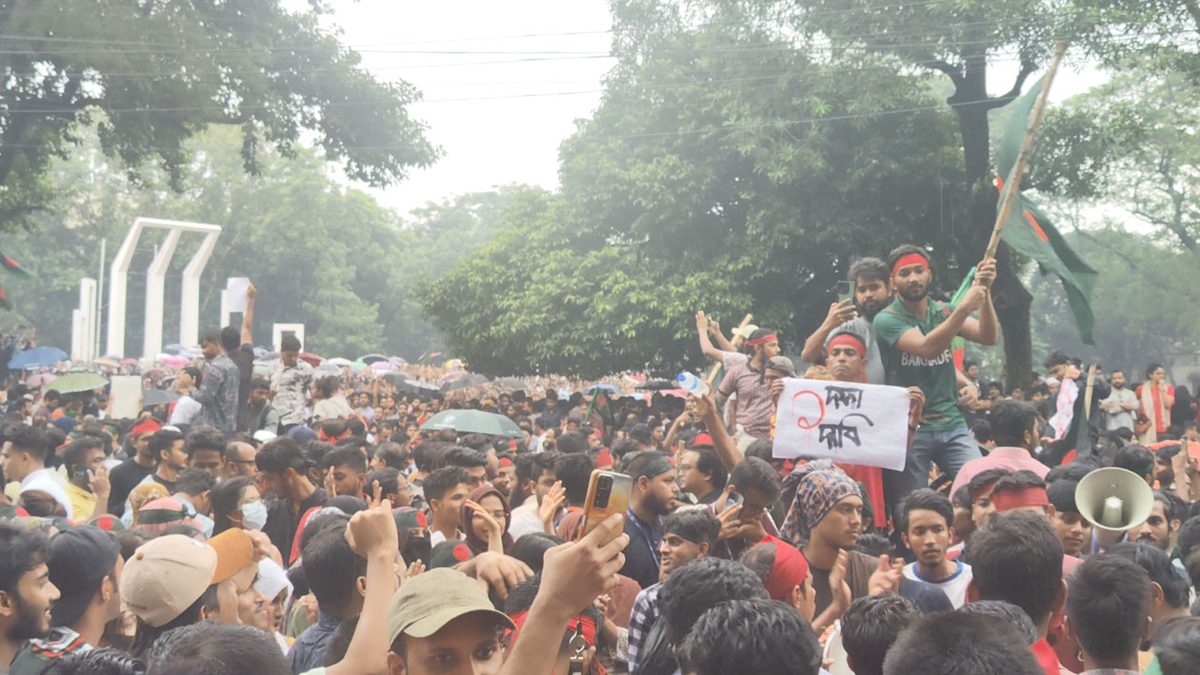 সরকার পদত্যাগের এক দফা দাবি ঘোষণা