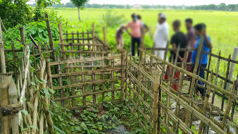 কবর খুঁড়ে লাশ তুলে একসঙ্গে রাত কাটালো কিশোর